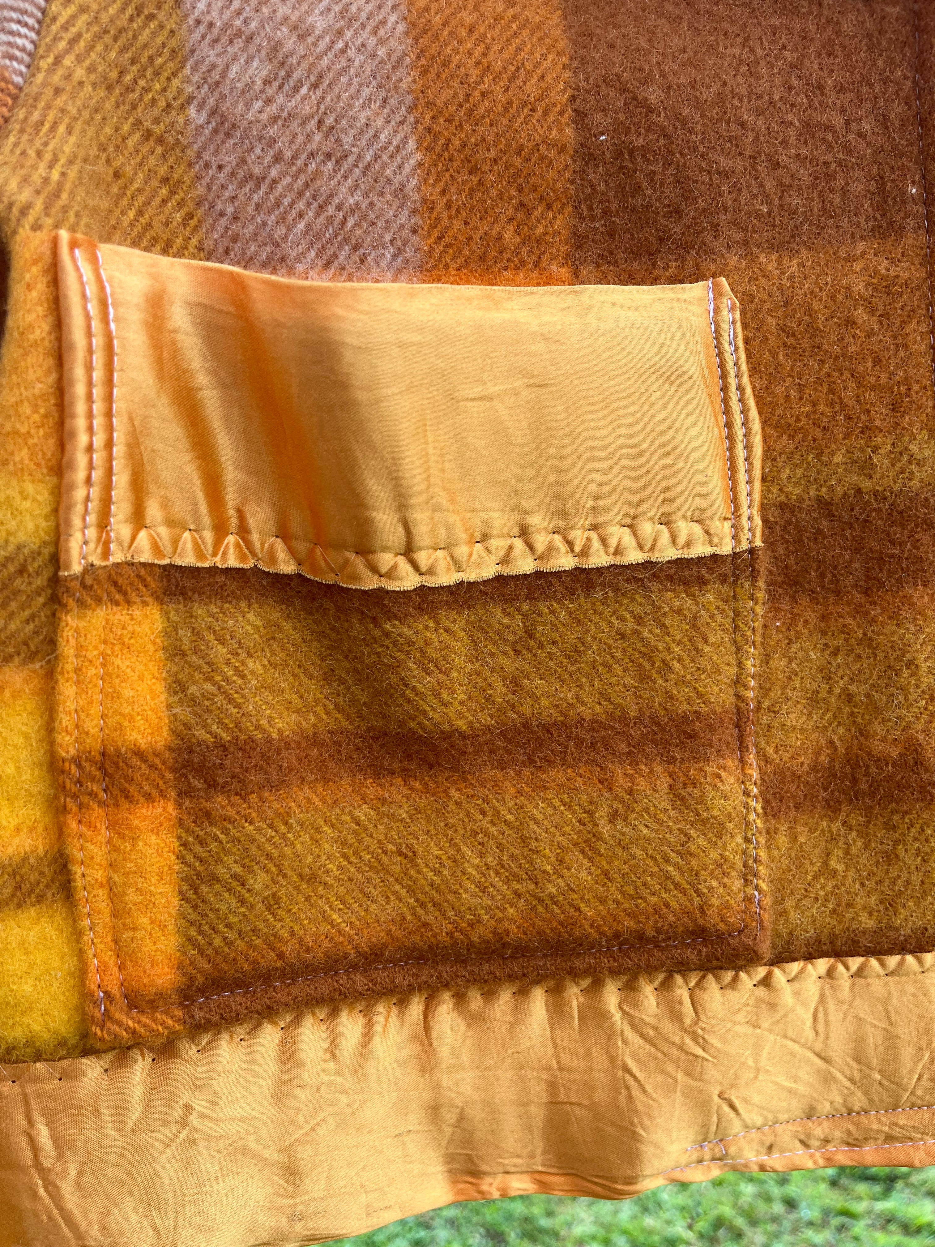 Jacket-Crop/Hooded. Vintage Woollen Blanket. Size 8-10