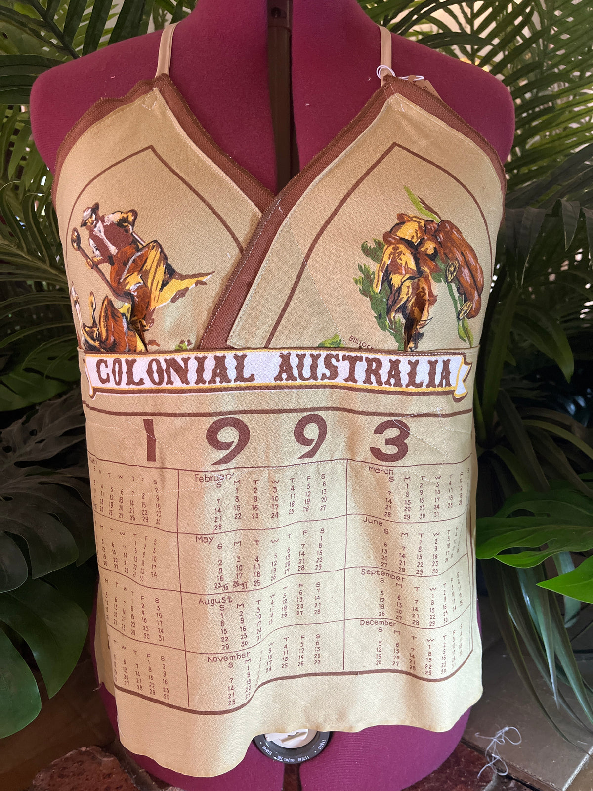 Vintage tea towel halter neck top. “Colonial Australia” 1993 calendar. Size 18A/B