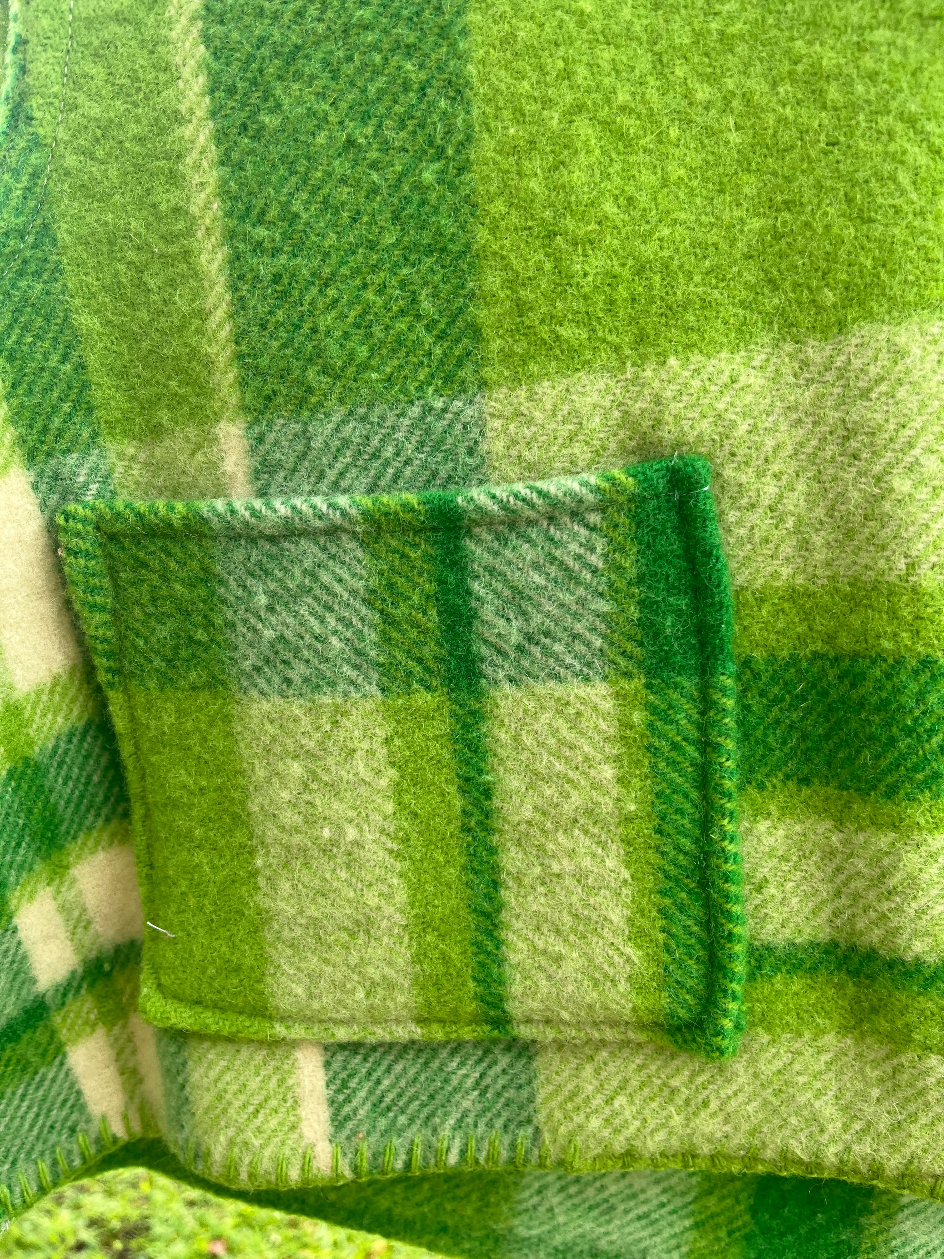 Vest-Vintage Woollen Blanket. Hooded Crop. Size 10-12