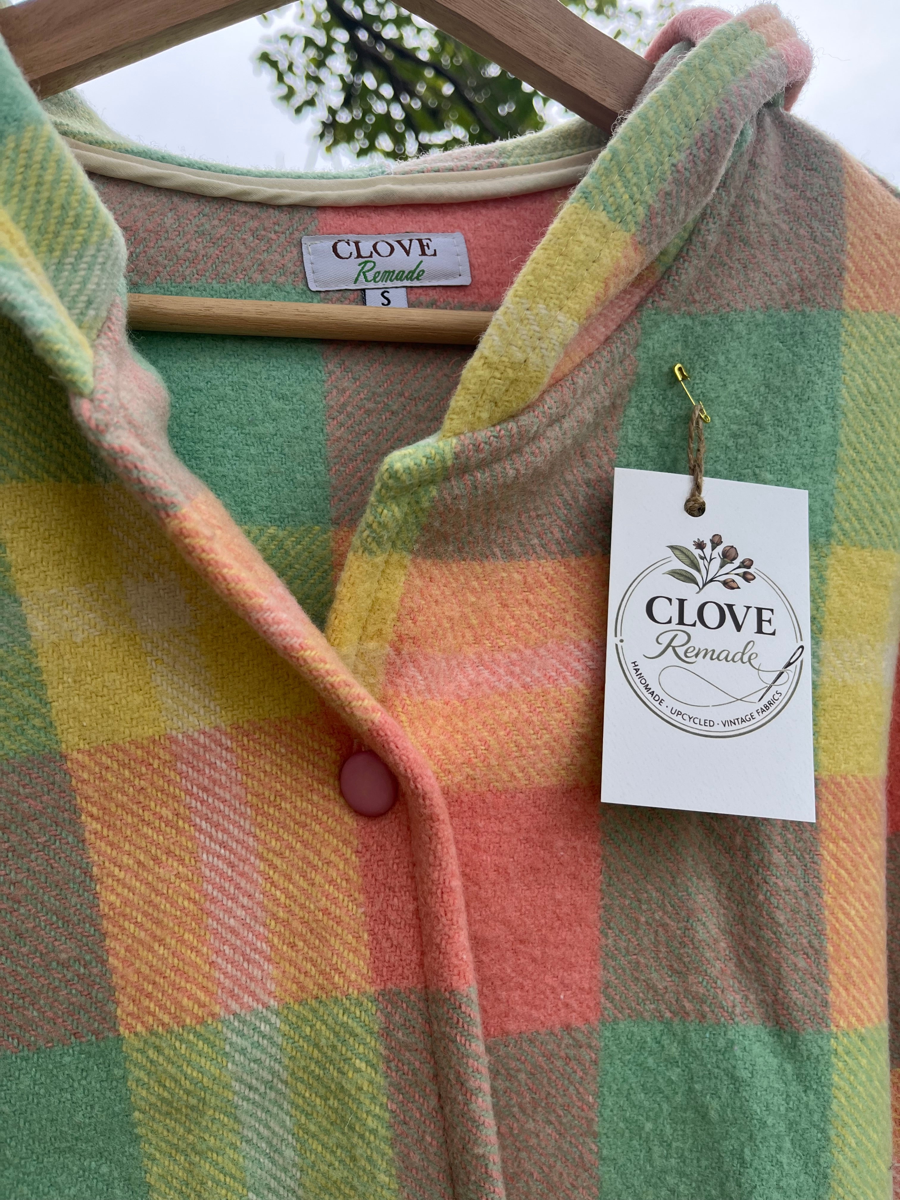 Jacket-Crop/Hooded. Vintage Woollen Blanket. Size 10-12