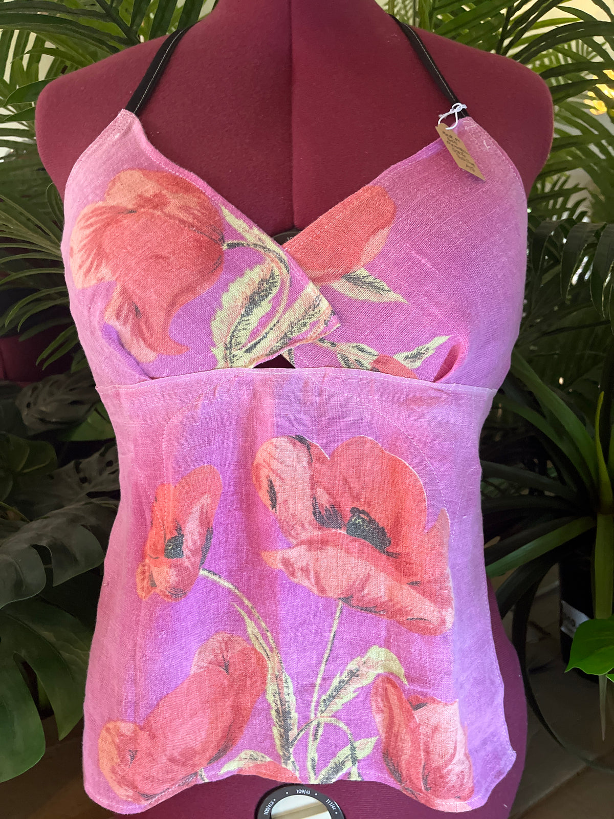 Vintage tea towel halter neck floral top. Size 16A/B