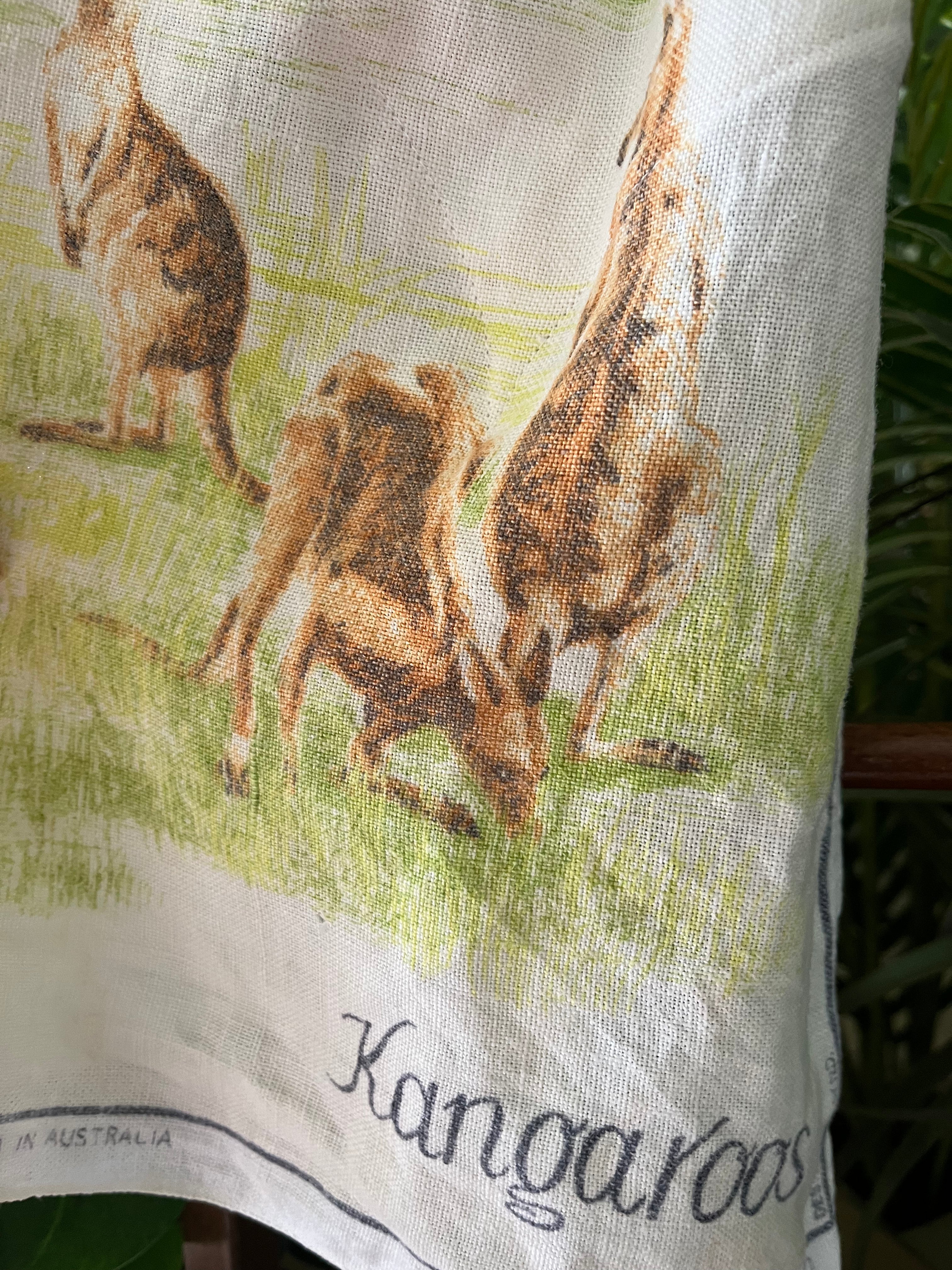 Vintage linen halter neck top “Kangaroo’s” Size 14B/C