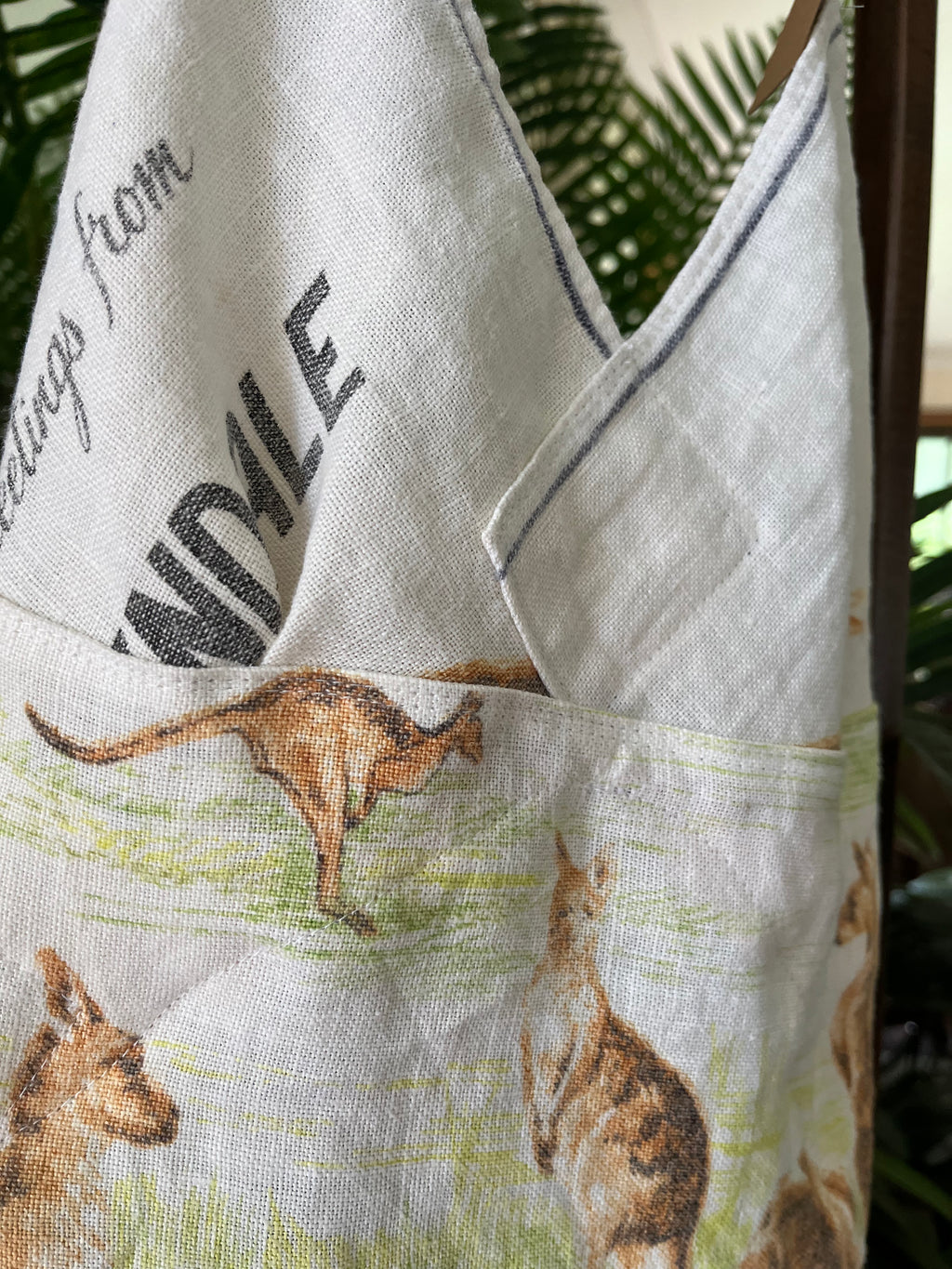 Vintage linen halter neck top “Kangaroo’s” Size 14B/C