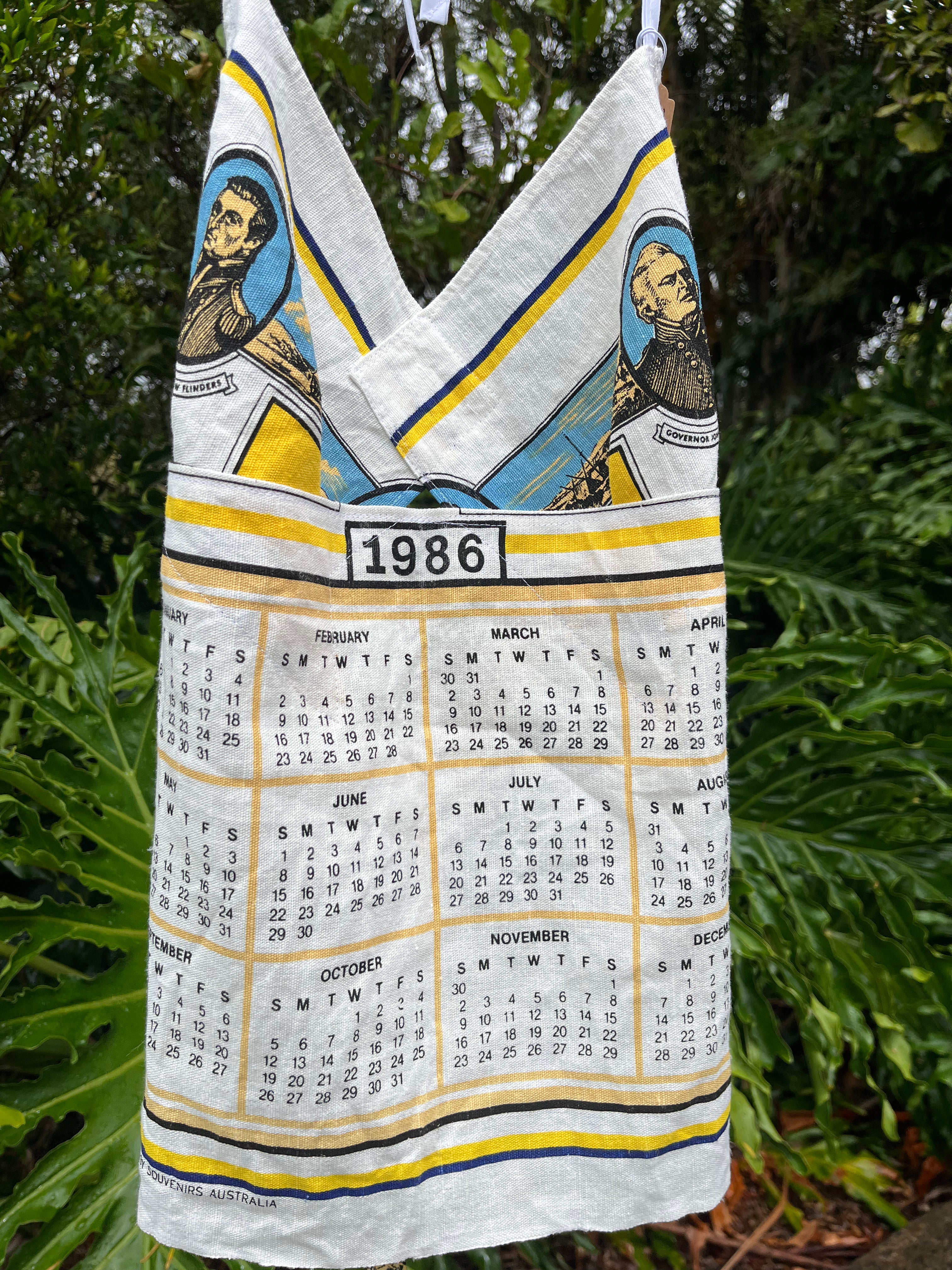 Vintage Tea towel halter neck top “1986” calendar from South Australia. Size 14B/C