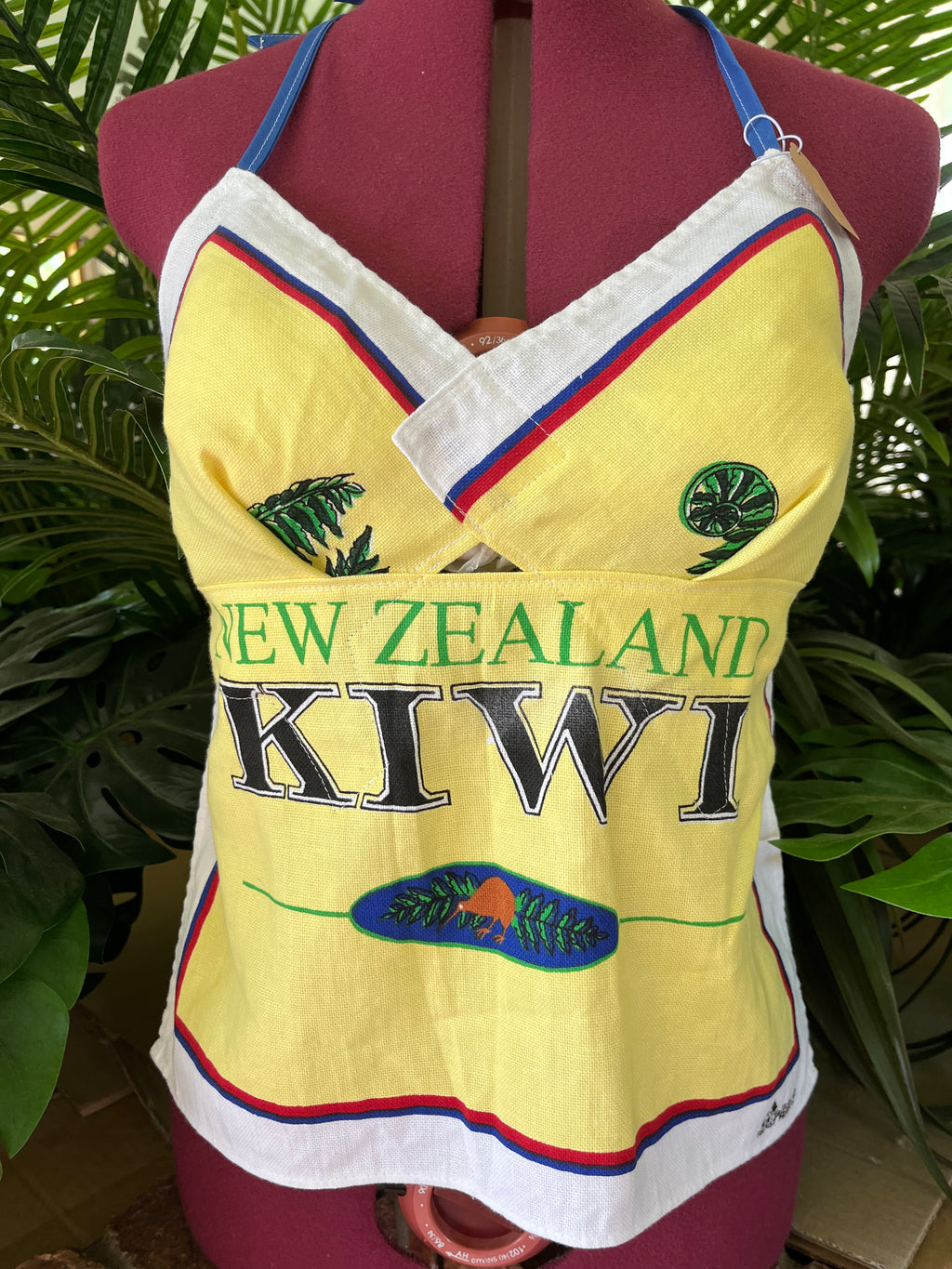 Vintage tea towel halter neck top “New Zealand Kiwi” Size 14D
